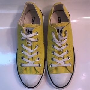Yellow Converse All Star